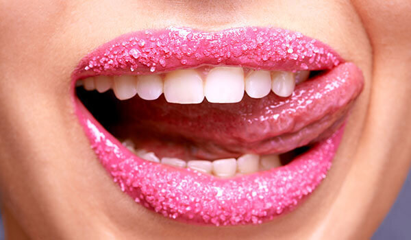 6 Ways To Lighten Lips At Home
