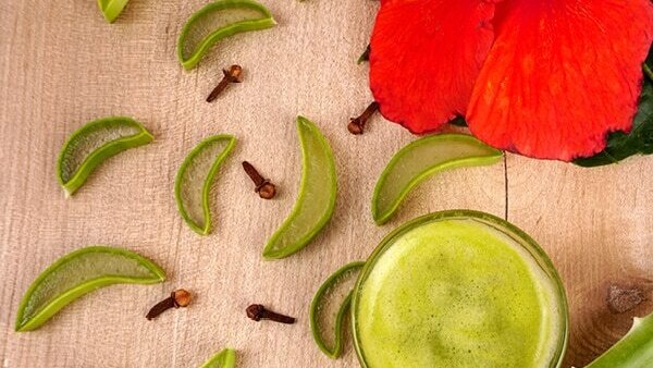 Lemon juice, honey and methi hair mask for dandruff