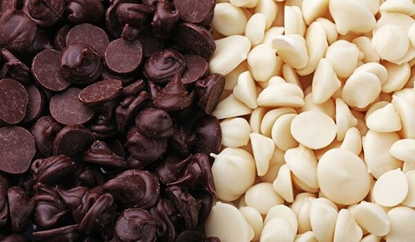 White Chocolate Vs. Dark Chocolate Waxing: Which One Is Better?