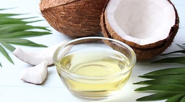Coconut milk for frizzy hair