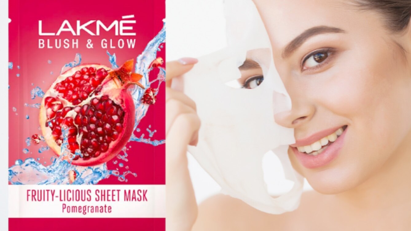 sheet mask woman Pond’s