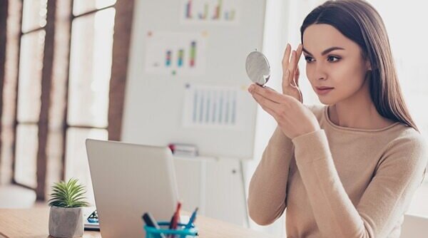 5 Things That Can Cause Pimples On Your Eyebrows
