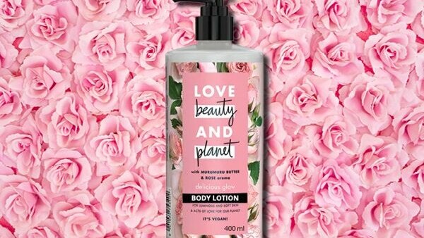 St. Ives Revitalizing Acai Blueberry & Chia Seed Oil Body Lotion