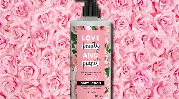 St. Ives Revitalizing Acai Blueberry & Chia Seed Oil Body Lotion