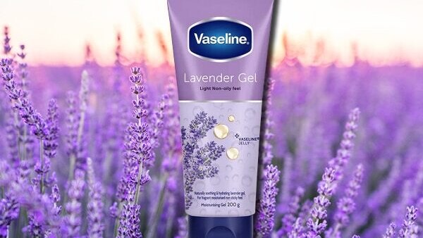 St. Ives Revitalizing Acai Blueberry & Chia Seed Oil Body Lotion