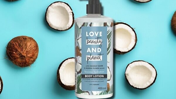 St. Ives Revitalizing Acai Blueberry & Chia Seed Oil Body Lotion