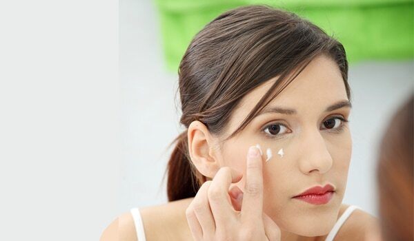 Key Ingredients To Look For When Buying An Eye Cream