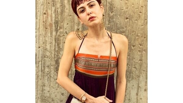 Square necklines