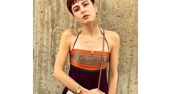 Square necklines