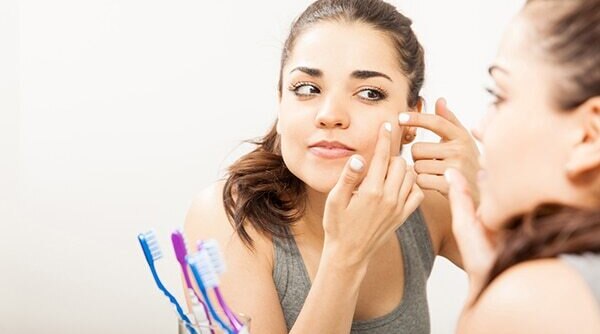 Everything You Need To Know About A ‘Blind’ Pimple And How To Treat It