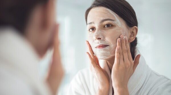 4 Reasons Why Your Sensitive Skin Needs A Soap-Free Face Wash