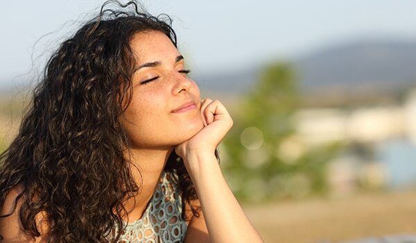 Want Healthy, Glowing Skin? Use This Technique To Dry Your Face!