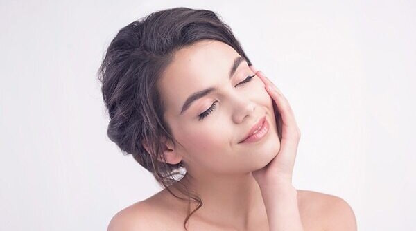 8 Skin Brightening Home Remedies That Will Help You Flaunt Clear, Glowing Skin