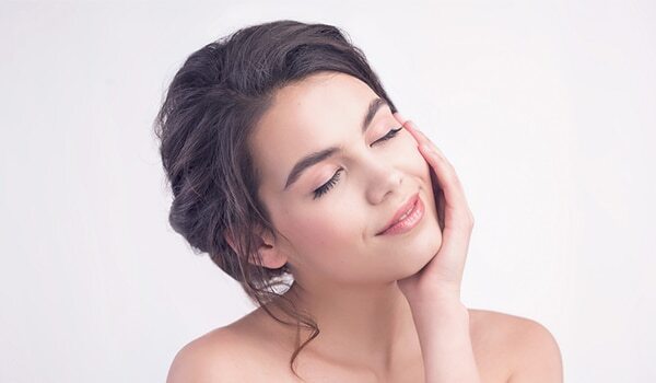 8 Skin Brightening Home Remedies That Will Help You Flaunt Clear, Glowing Skin