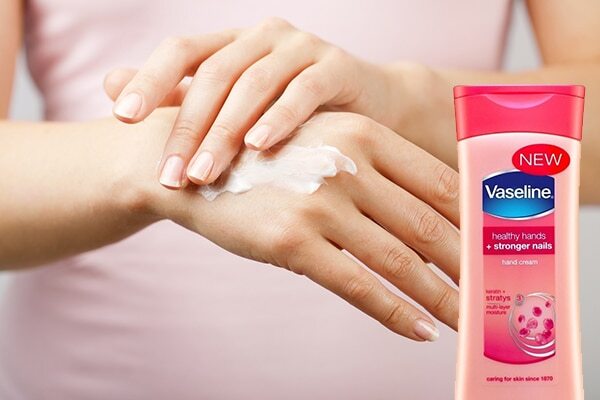 It helps heal damaged skin and prevent peeling