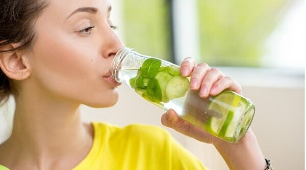 5 Detox Drinks To Try For Glowing Skin This Festive Season