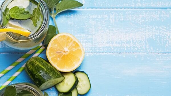 Aloe, lemon and honey detox drink