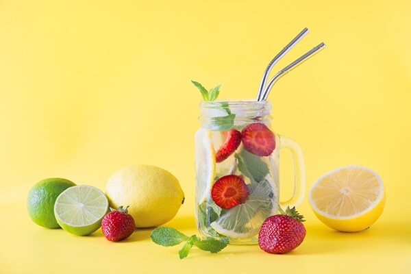Aloe, lemon and honey detox drink