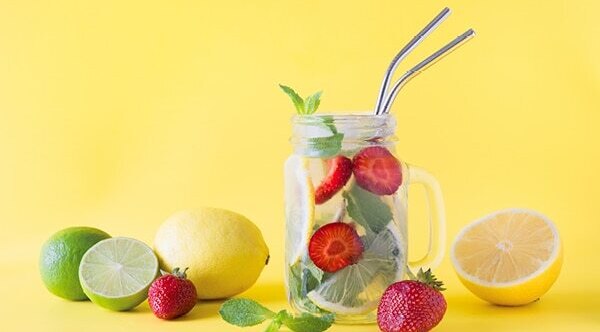 Aloe, lemon and honey detox drink