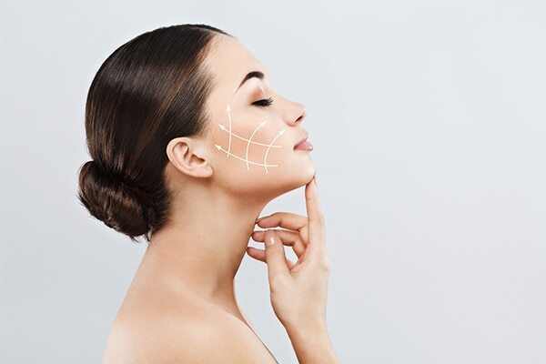 Relieves pain and soothes skin