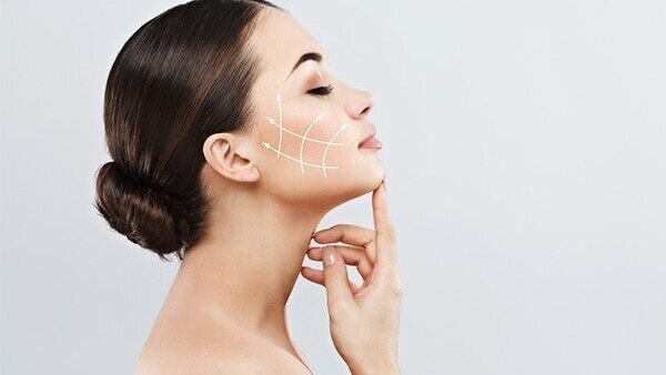 Relieves pain and soothes skin