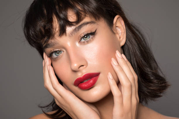 Eyeliner Trends: Masterful Tips & Techniques For Mesmerizing Looks!