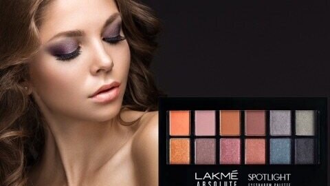 5. Lakmé Absolute Explore Eye Shadow Stick