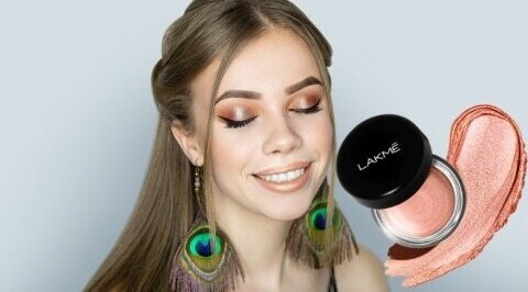 5. Lakmé Absolute Explore Eye Shadow Stick
