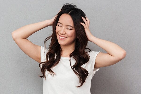 Tying wet hair