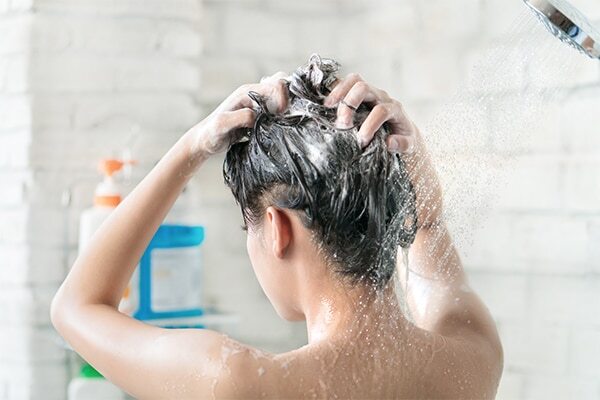 Tying wet hair