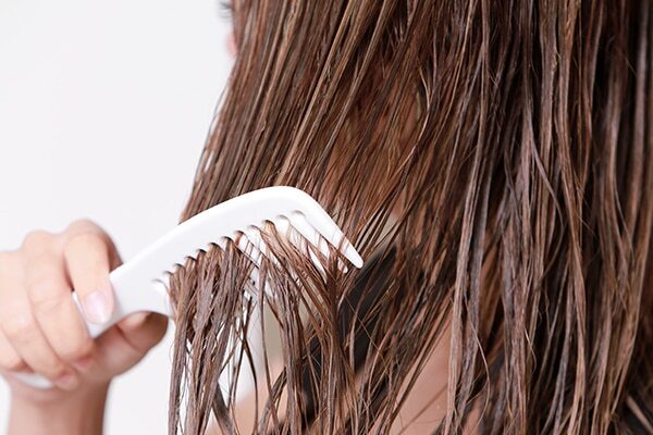 Tying wet hair