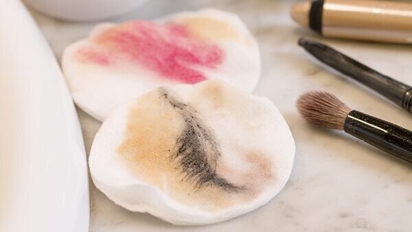FAQs about how to clean makeup from eyes