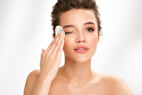 FAQs about how to clean makeup from eyes