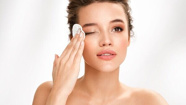 FAQs about how to clean makeup from eyes