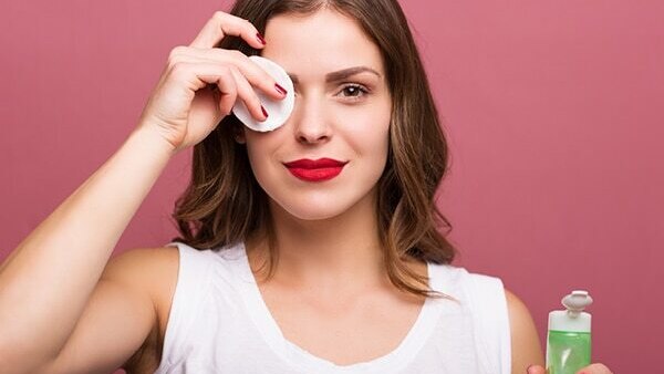 FAQs about how to clean makeup from eyes