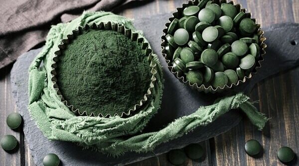 How To Use Spirulina To Boost Your Skincare Routine