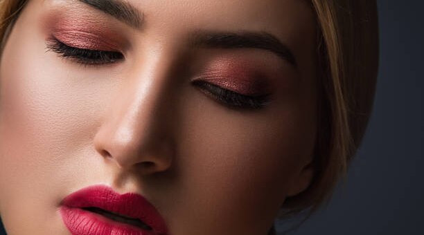 Unleash Your Glam With Eyeshadow Palette Hacks!