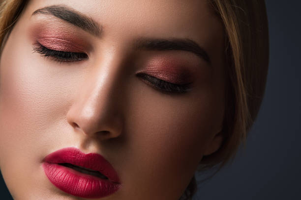 Unleash Your Glam With Eyeshadow Palette Hacks!