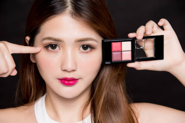 eyeshadow-palette-hacks