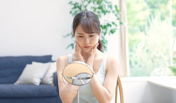 Cold Sore Vs. Pimple: Differences, Symptoms And Treatment