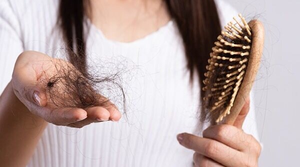 5 Reasons You Notice More Hair On Your Brush In Winter — And Ways To Deal With The Hair Fall