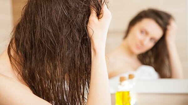 Here’s How To Choose The Best Oil For Hair Thickening