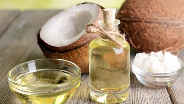 #9 Oil for hair thickening: Castor oil