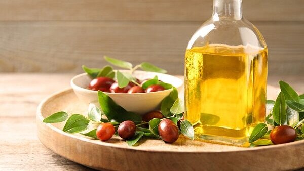 #9 Oil for hair thickening: Castor oil