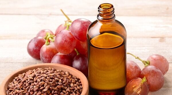 #9 Oil for hair thickening: Castor oil