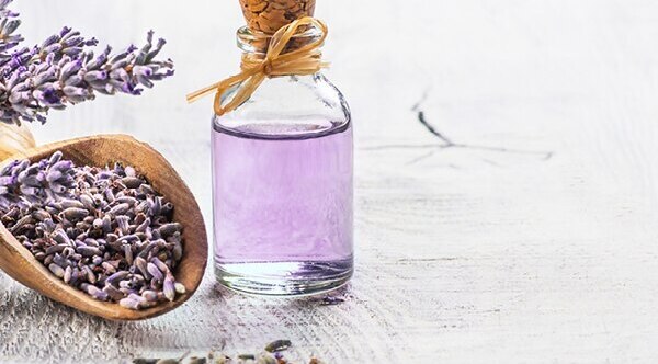 #9 Oil for hair thickening: Castor oil