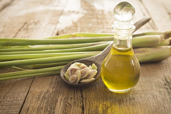 #9 Oil for hair thickening: Castor oil