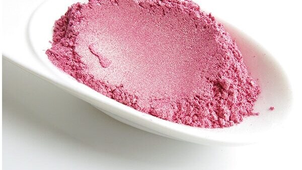 5 ingredients in your makeup that could be causing breakouts