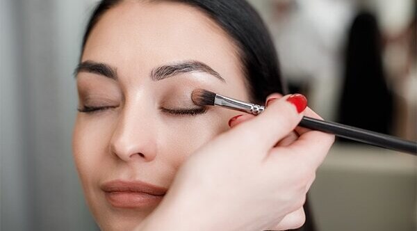 5 ingredients in your makeup that could be causing breakouts