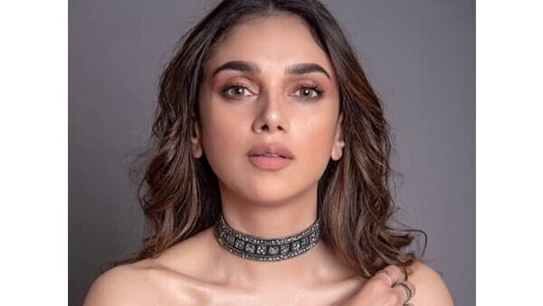 Contrast it with heavy eye makeup